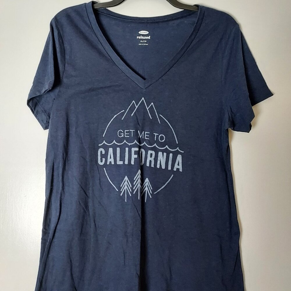 XL Old Navy Women's V-Neck Tee (Never Worn)